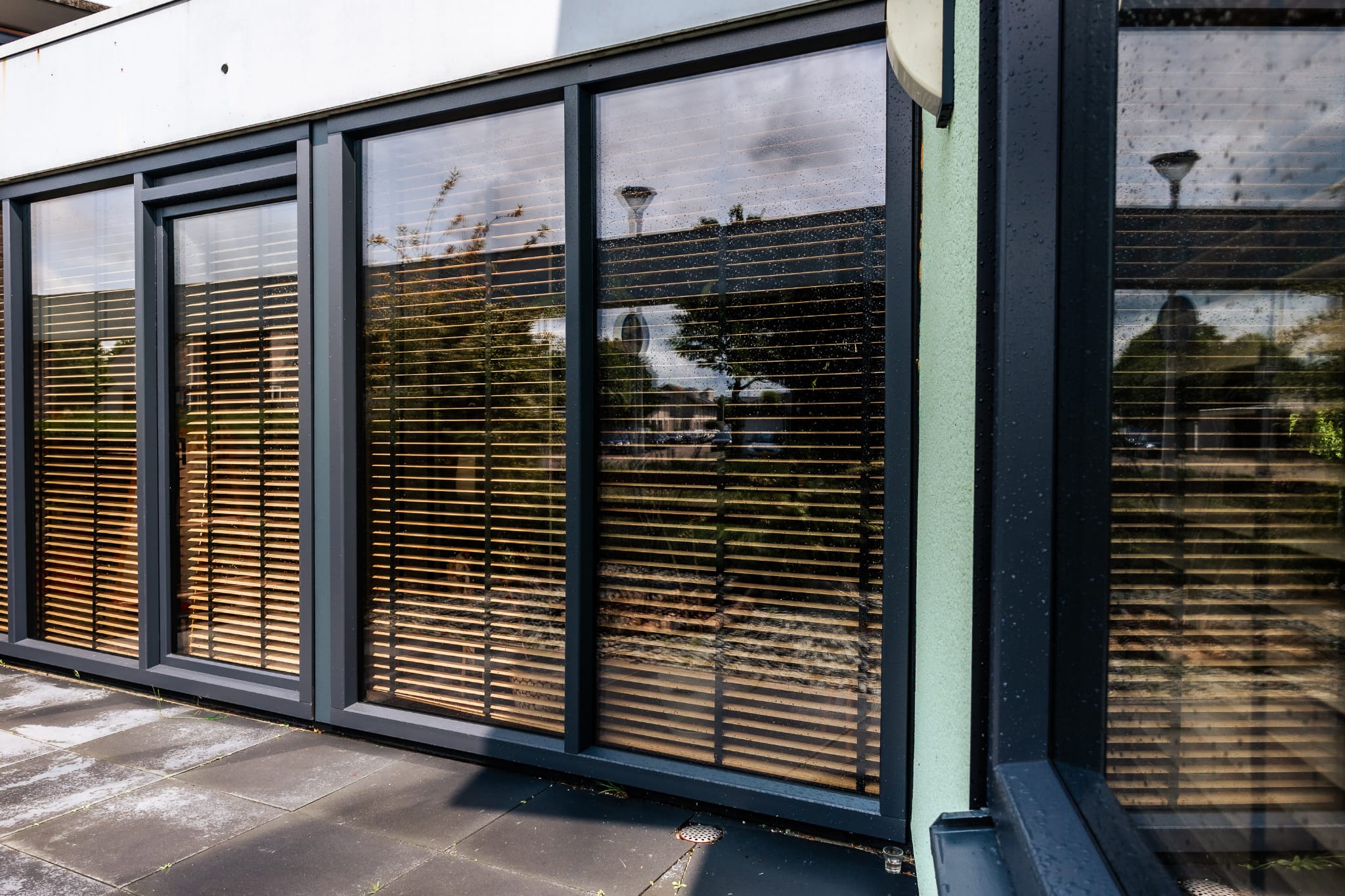 Project met moderne ramen en deuren